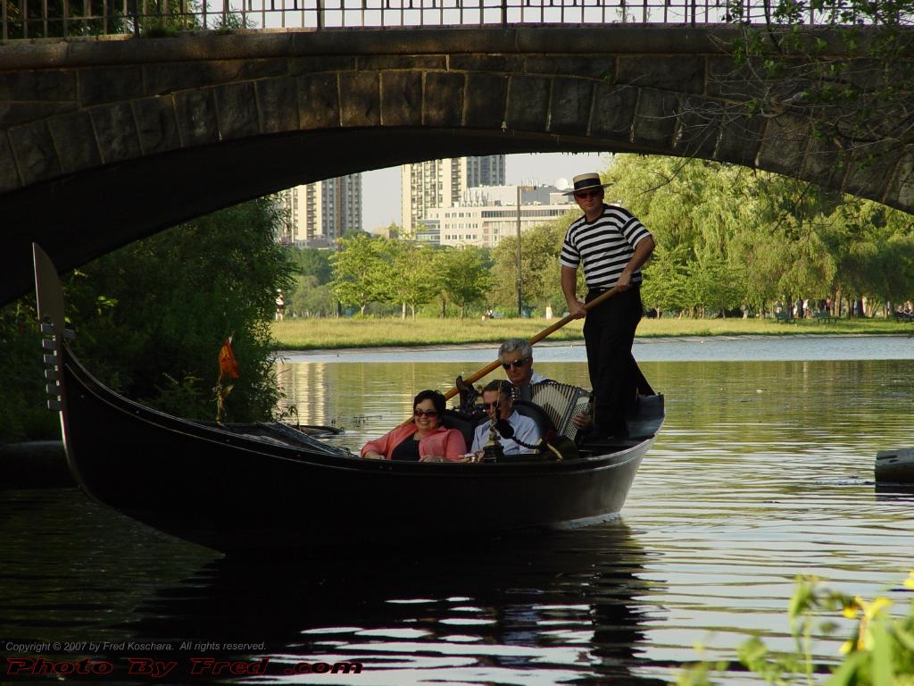 Gondola Date, Esplanade